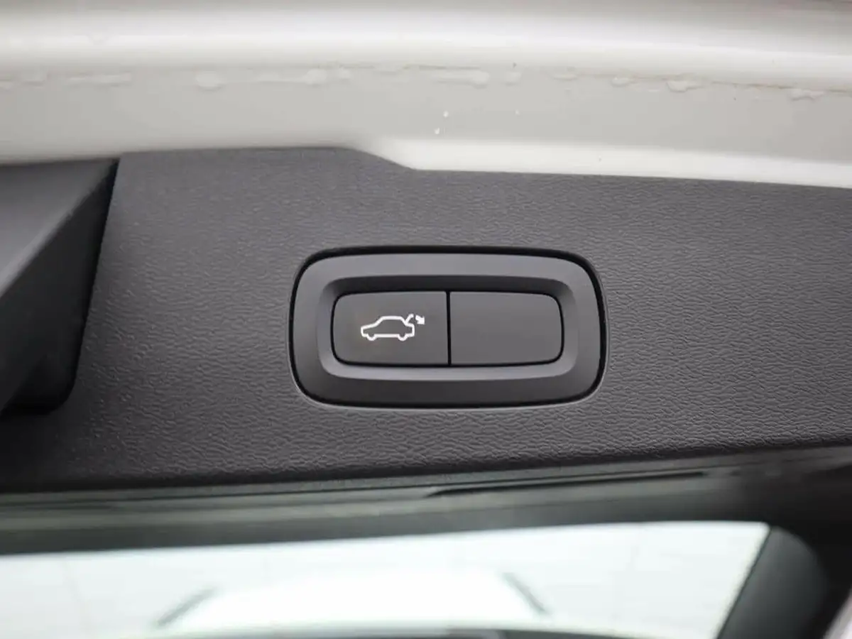 2020-volvo-v60-20td-d3-momentum-plus-geartronic-big-7