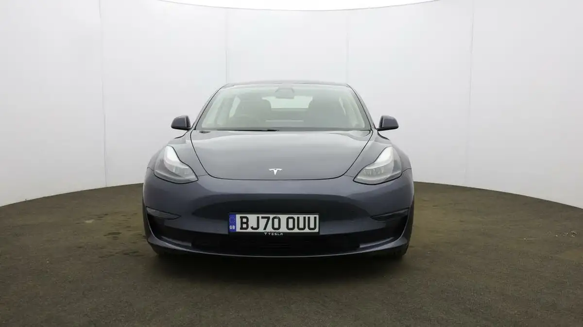 2020-tesla-model-3-e-long-range-big-34