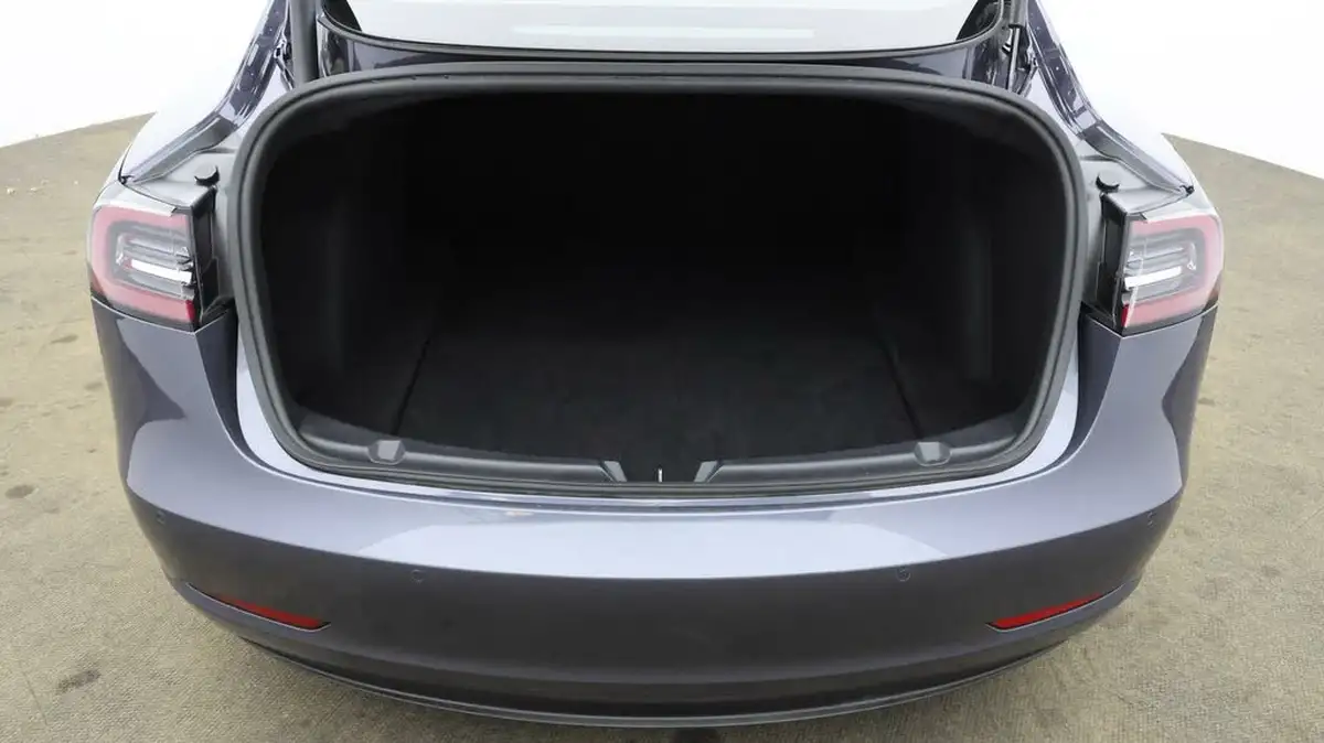 2020-tesla-model-3-e-long-range-big-16