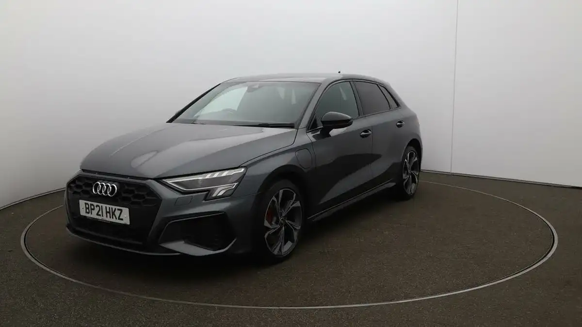 2021-audi-a3-14-45-tfsi-e-s-line-competition-big-37