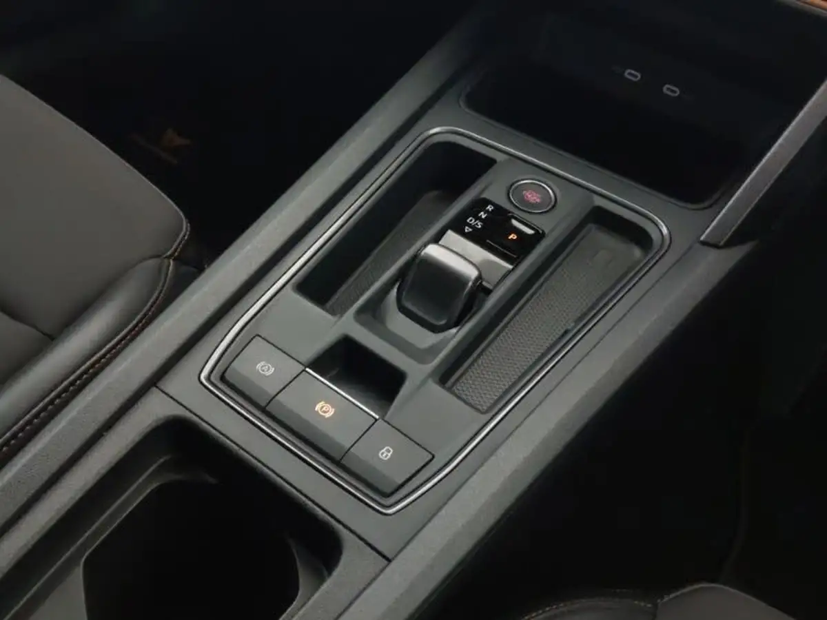 2024-cupra-formentor-14-e-hybrid-v1-big-10