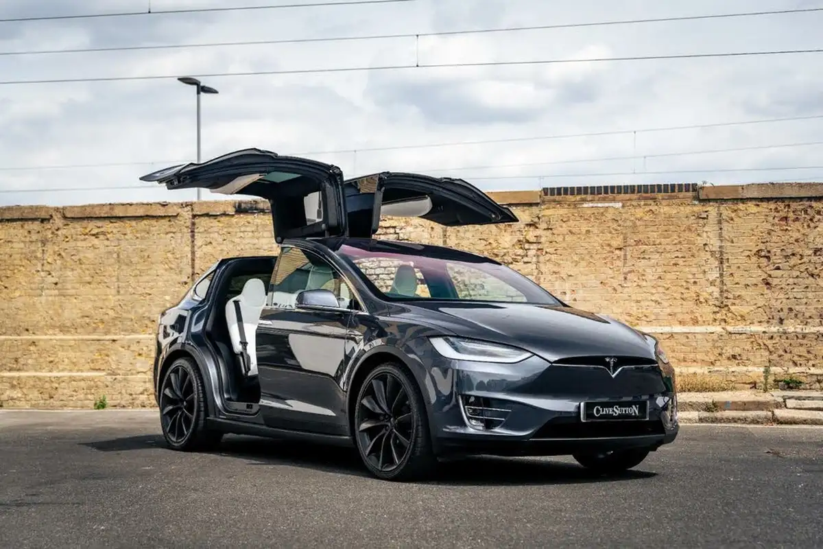 2017-tesla-model-x-e-p100d-big-1