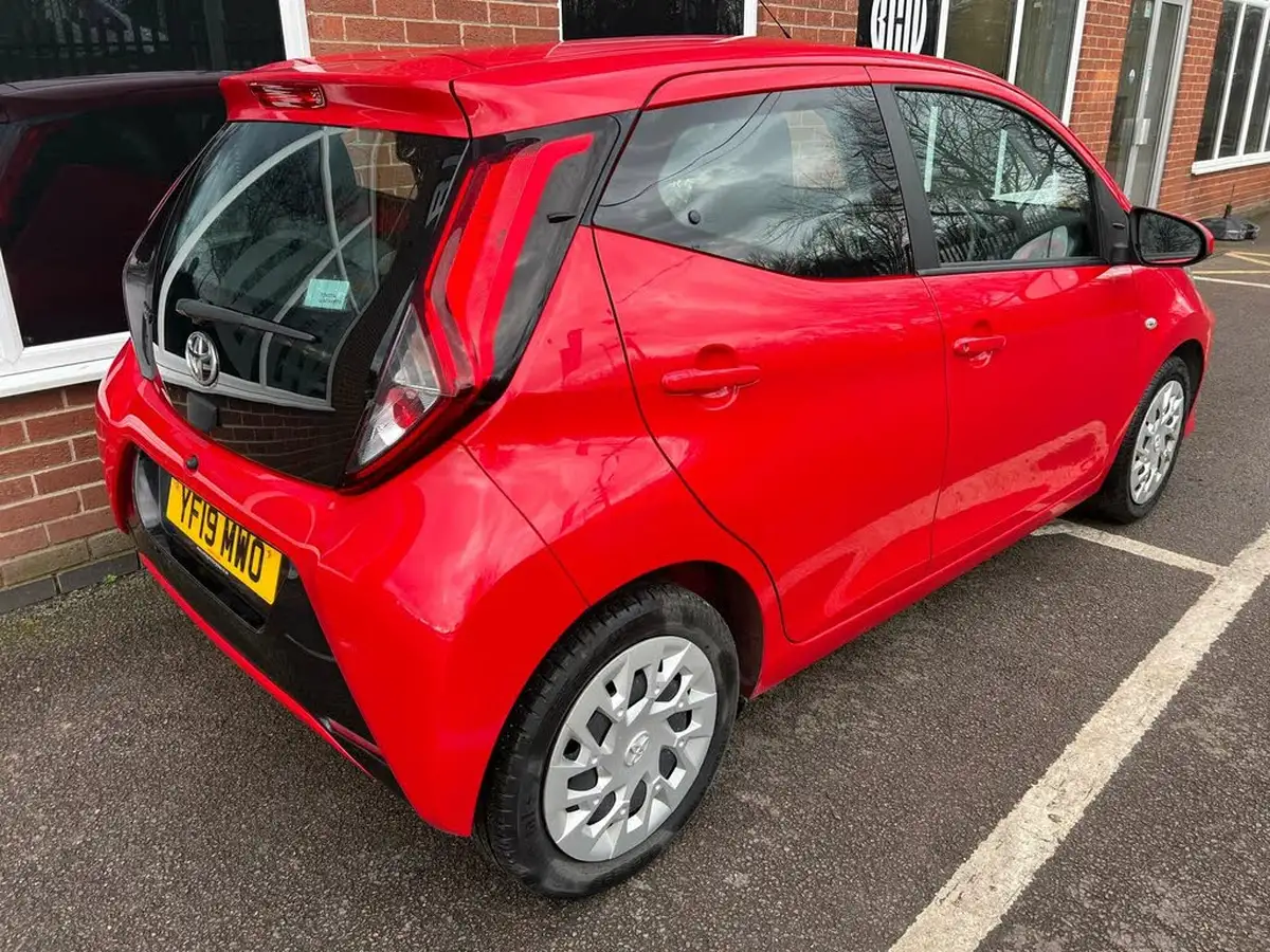 2019-toyota-aygo-10-vvt-i-x-play-big-4