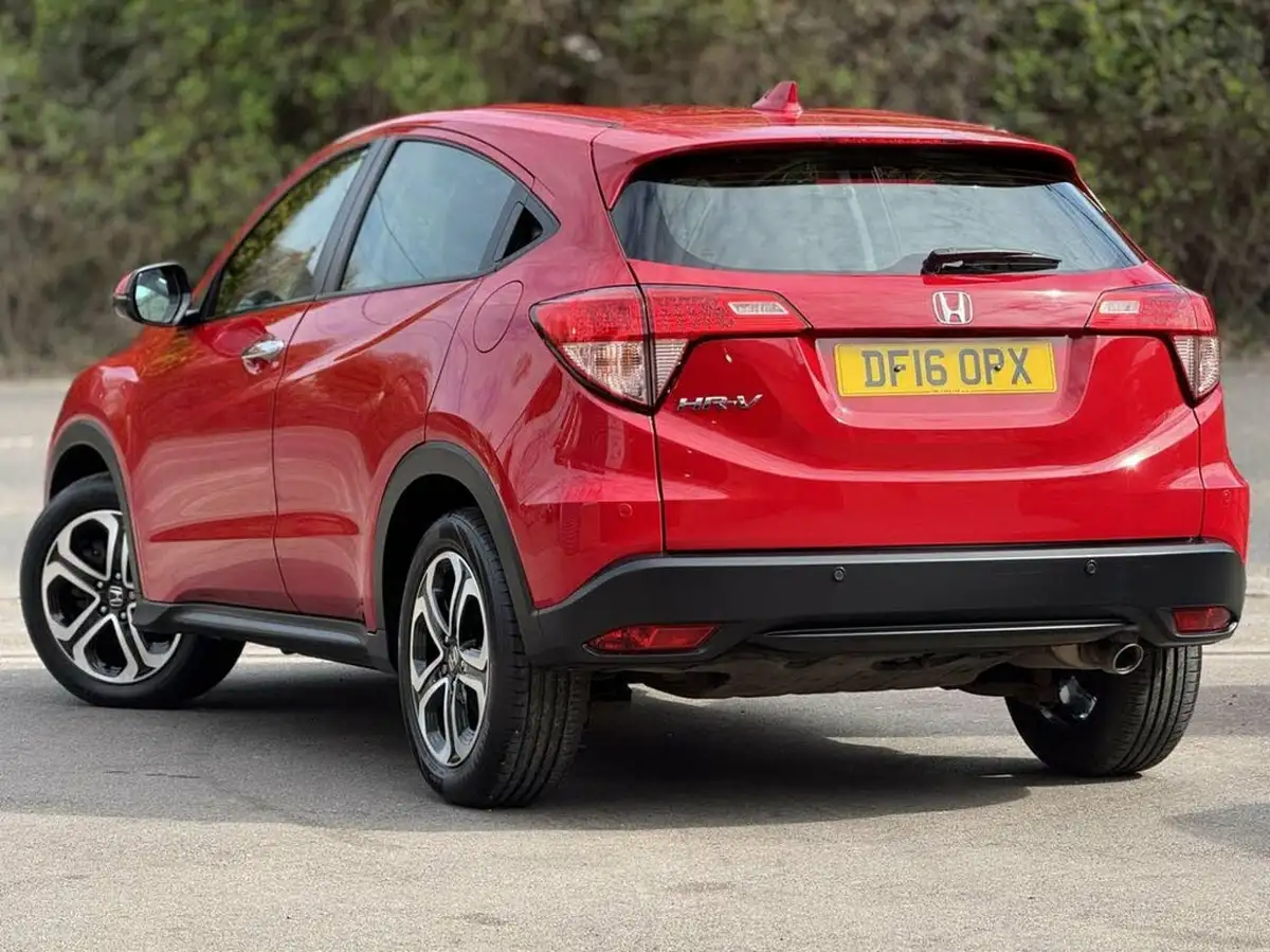 2016-honda-hr-v-16-i-dtec-se-navi-big-1