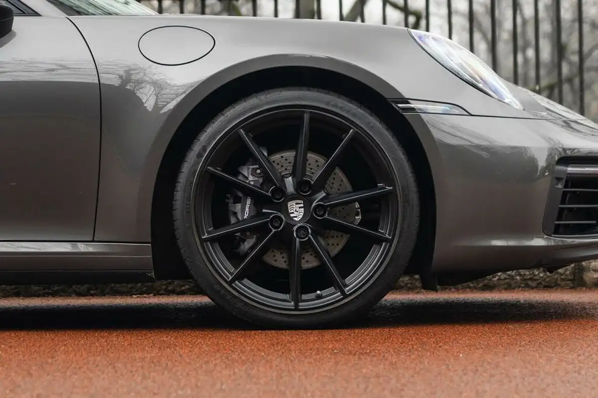 2020-porsche-911-30-carrera-coupe-big-7