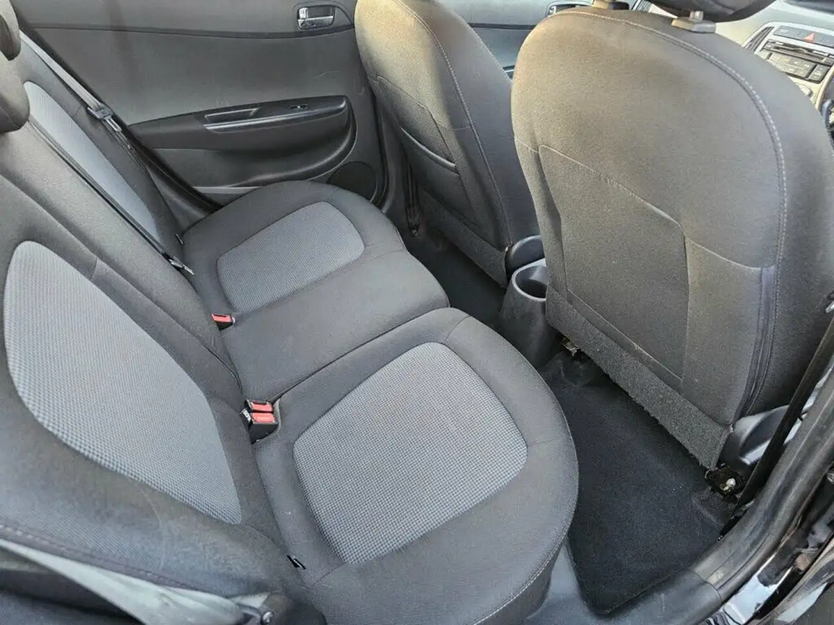 2014-hyundai-i20-14-active-100ps-auto-big-24