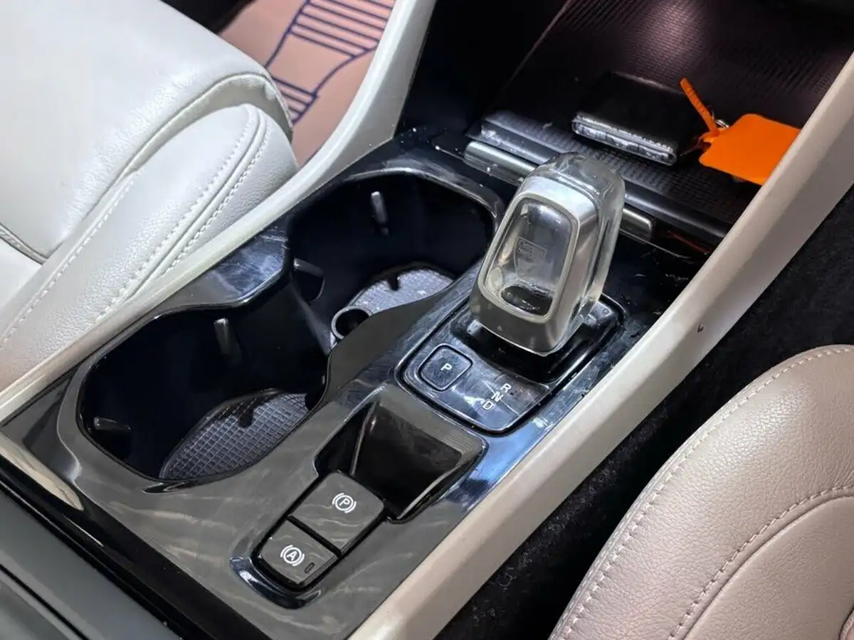 2020-volvo-xc40-20td-d3-inscription-pro-geartronic-big-23
