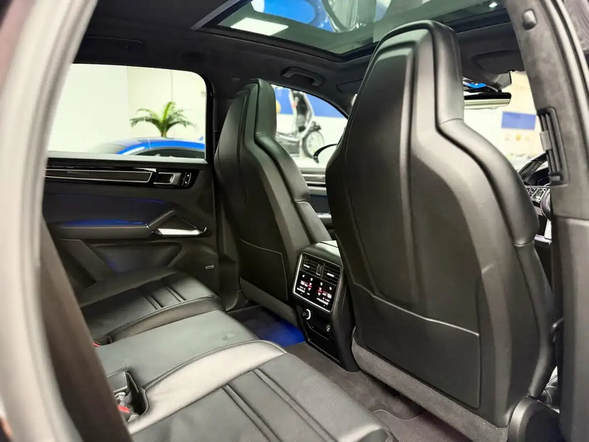 2018-porsche-cayenne-40-v8-turbo-big-67