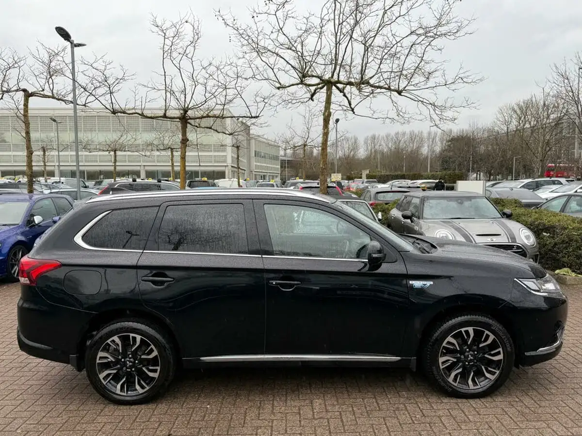 2018-mitsubishi-outlander-20-4h-phev-big-2