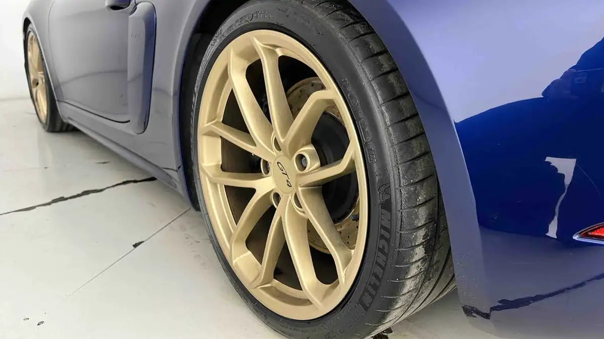 2020-porsche-cayman-718-40-cayman-gt4-big-45