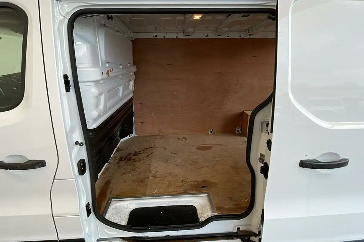 2019-vauxhall-vivaro-16cdti-sportive-2900-l2h1-120pseu6-panel-big-8