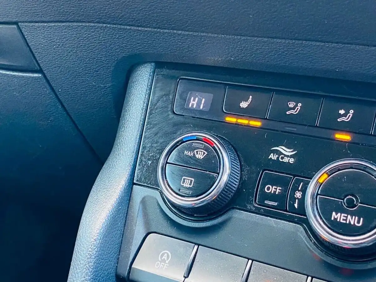 2018-skoda-karoq-20tdi-scr-se-l-big-44