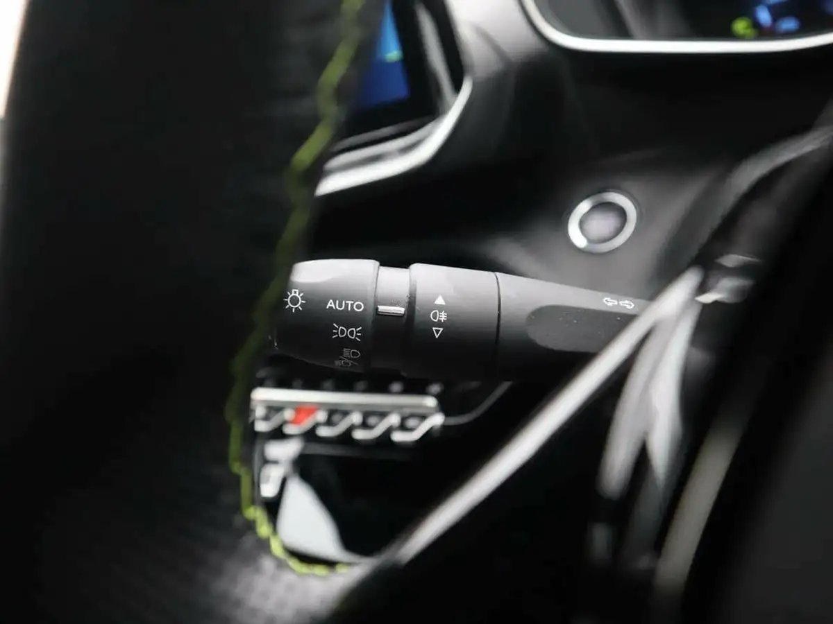2023-peugeot-208-e-gt-136ps-50kwh-big-22
