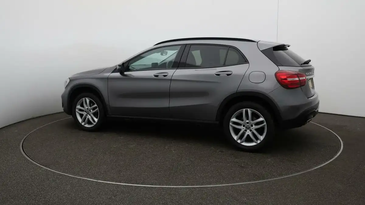 2019-mercedes-benz-gla-class-16-gla-180-urban-edition-7g-dct-big-37