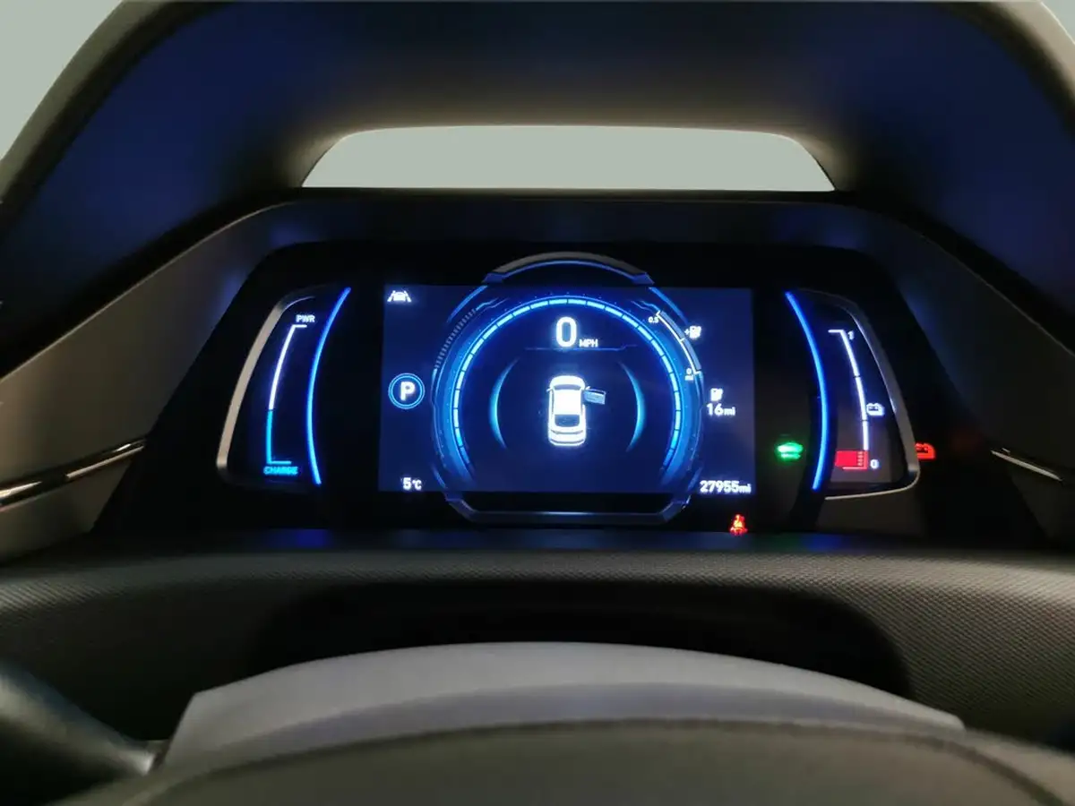 2022-hyundai-ioniq-e-premium-electric-big-26
