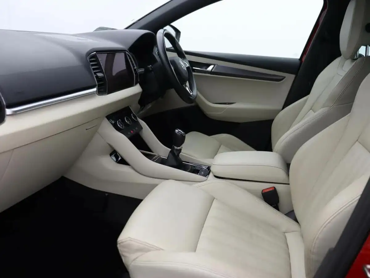 2019-skoda-karoq-20tdi-edition-150ps-4x4-big-20