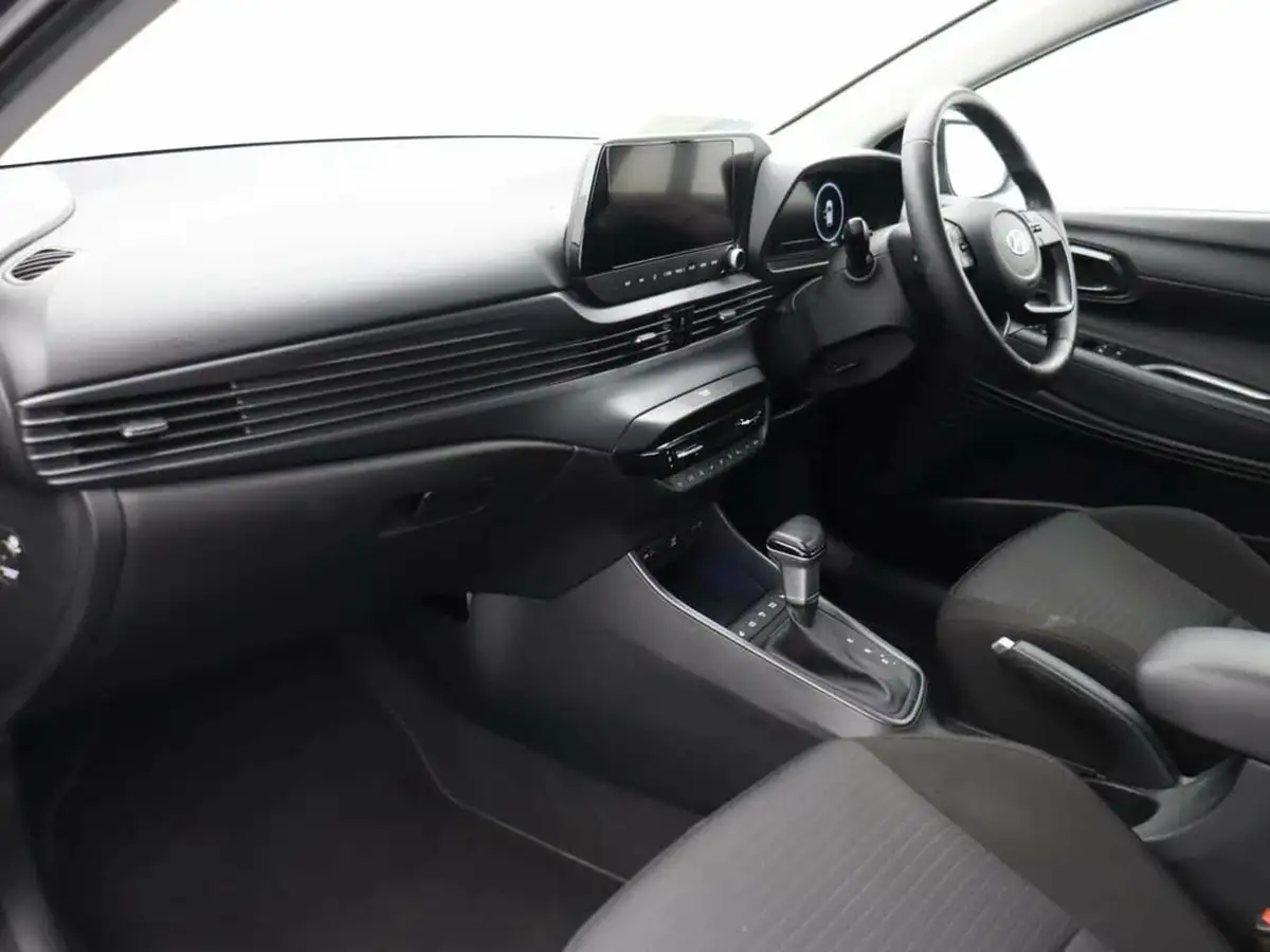 2022-hyundai-i20-10-t-gdi-premium-dct-big-11