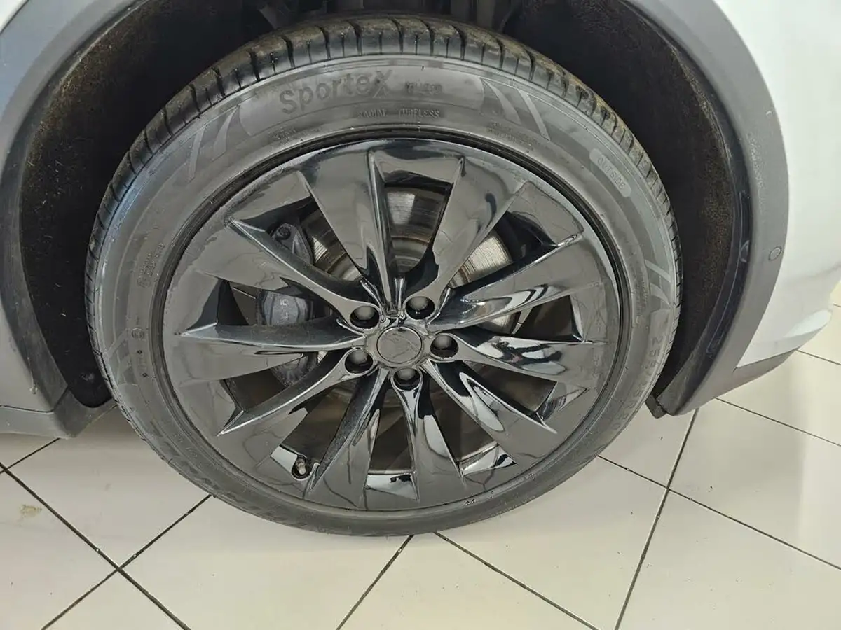 2017-tesla-model-x-e-75d-big-41