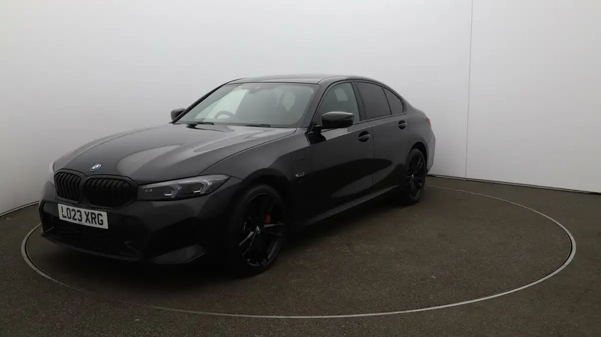 2023-bmw-3-series-20-330e-m-sport-saloon-4d-big-36
