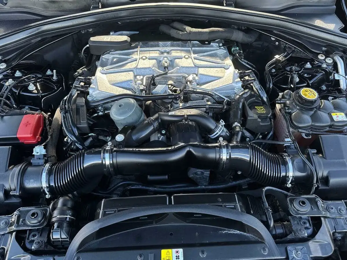 2021-jaguar-f-pace-50-v8-svr-big-24