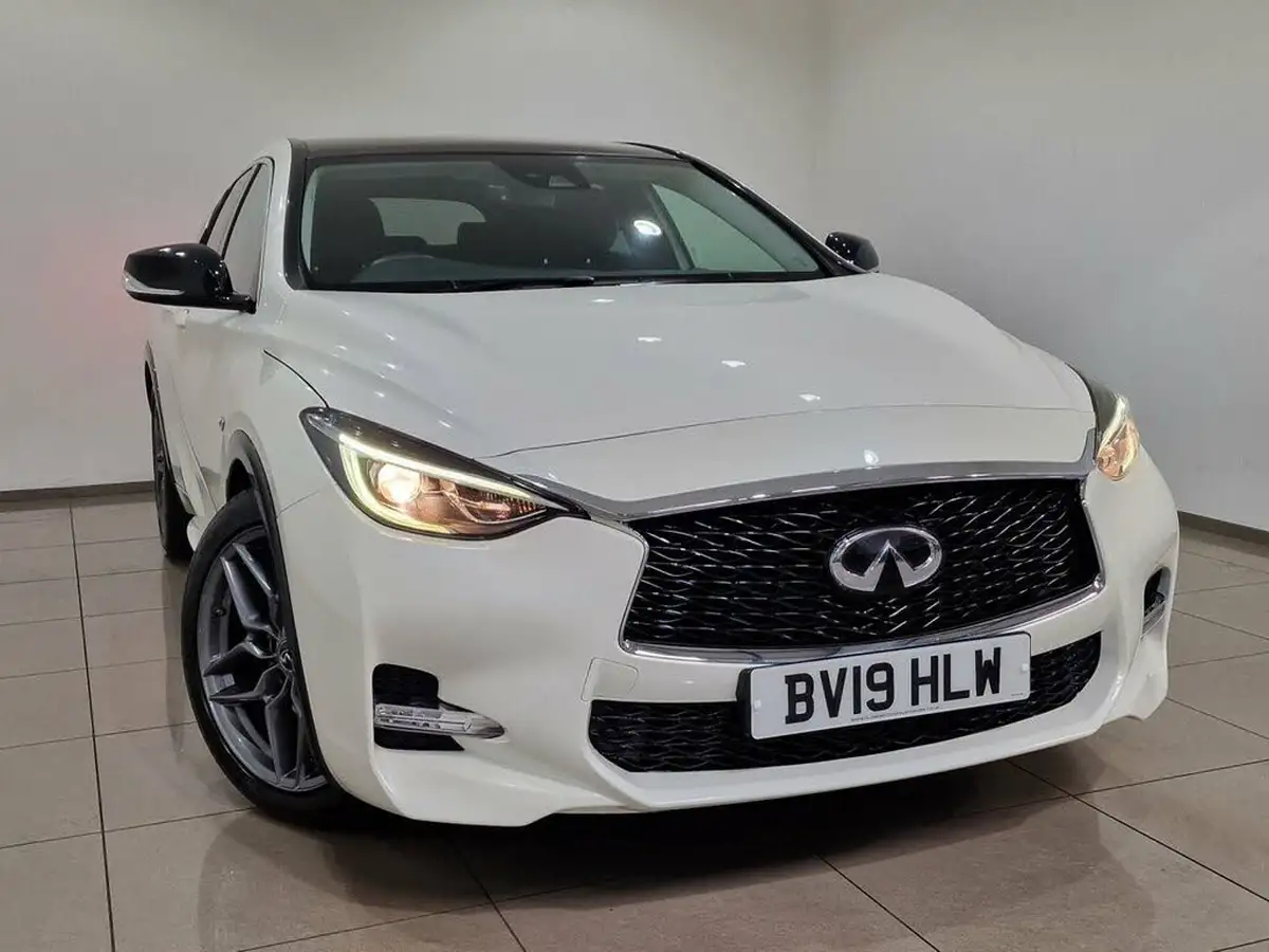 2019-infiniti-q30-22d-sport-big-7