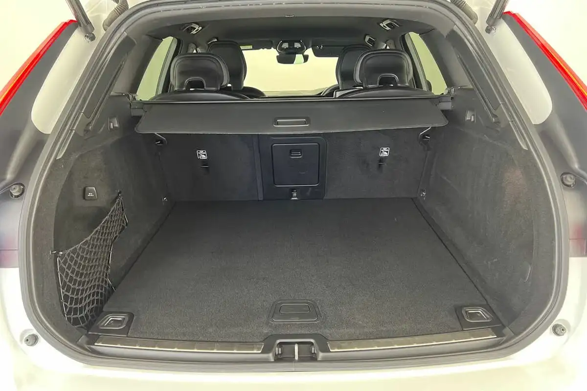 2021-volvo-xc60-20td-b4-r-design-awd-big-7