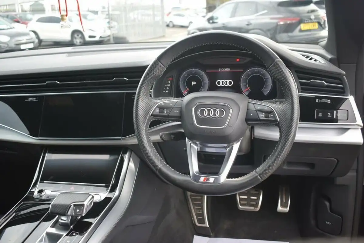 2020-audi-q8-30-50-tdi-s-line-big-24