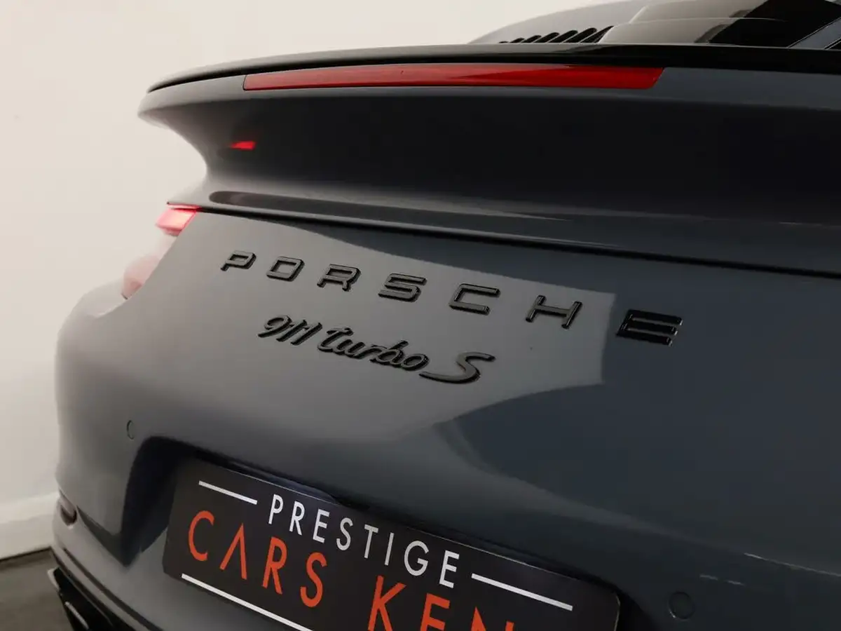 2017-porsche-911-38-turbo-s-cabriolet-big-18