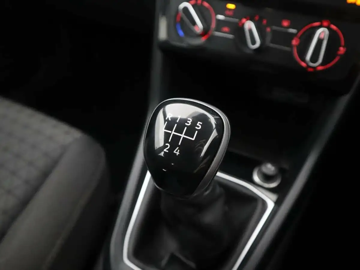 2020-volkswagen-t-cross-10-tsi-se-95ps-big-29