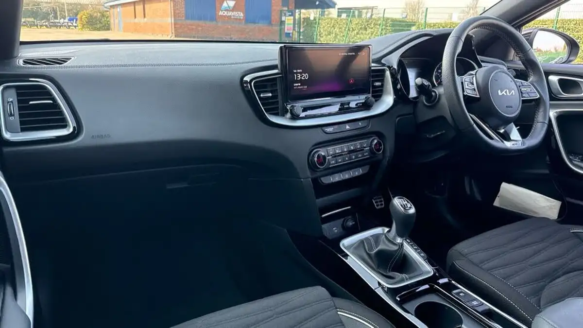 2024-kia-ceed-15-t-gdi-gt-line-158bhp-big-2