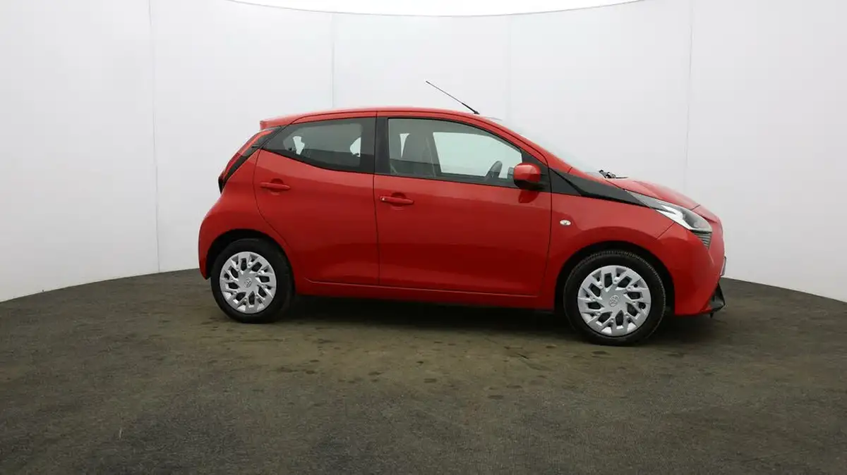 2019-toyota-aygo-10-vvt-i-x-play-big-48