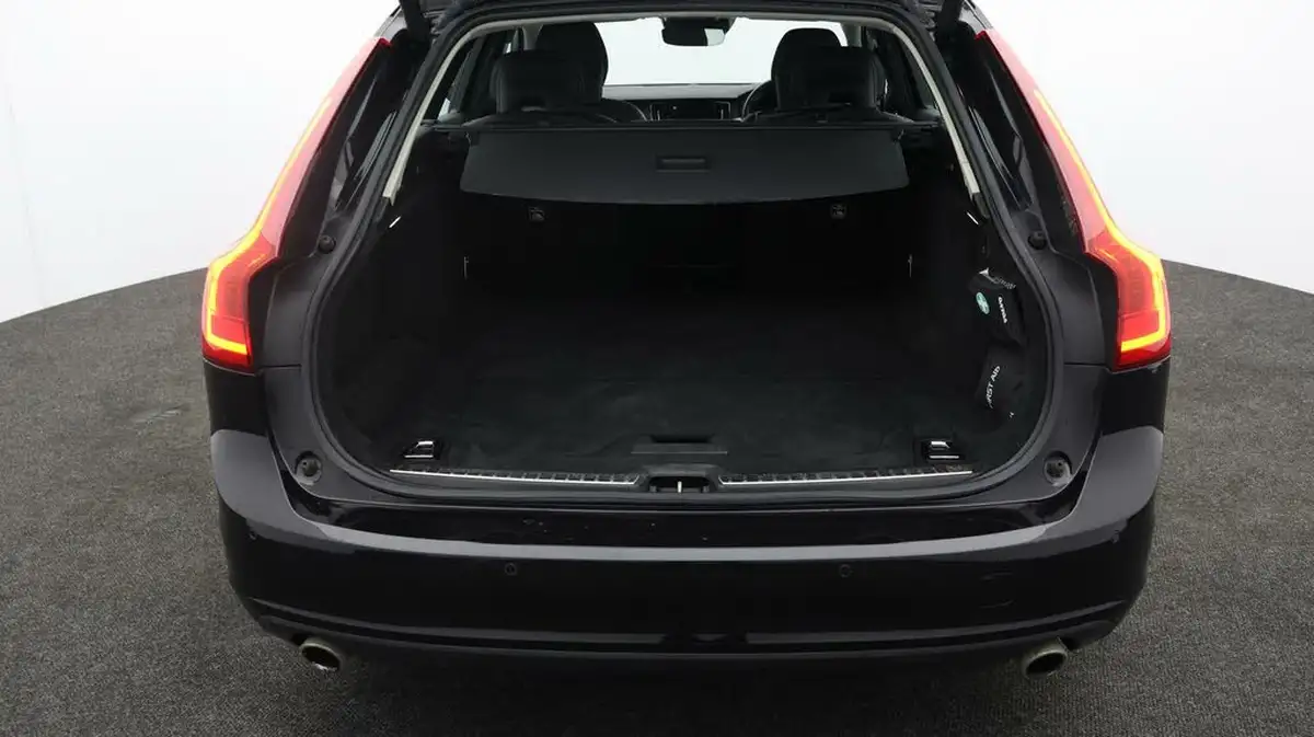 2019-volvo-v90-20-t4-momentum-plus-big-16