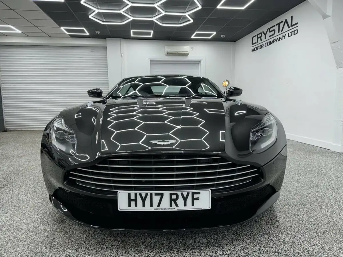 2017-aston-martin-db11-52-v12-launch-edition-big-8