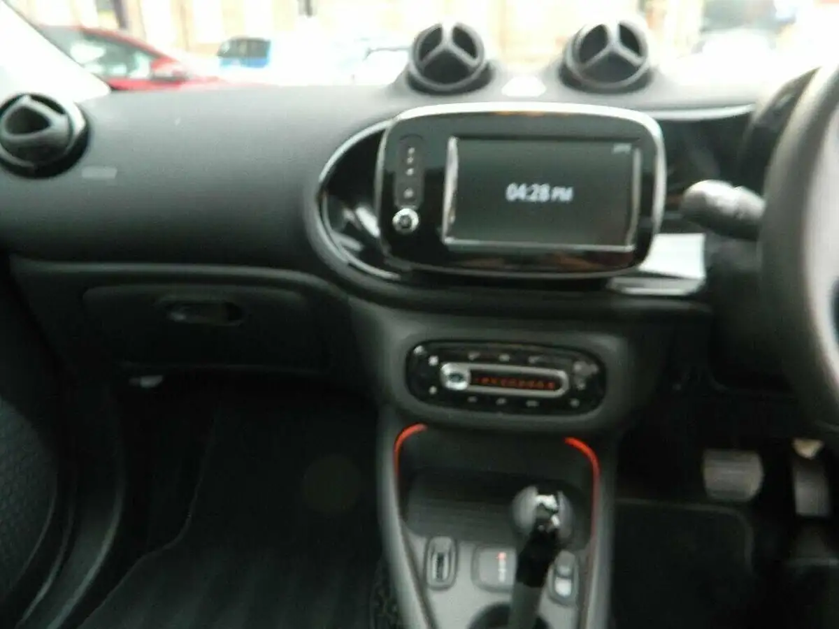 2020-smart-forfour-eq-prime-exclusive-big-40