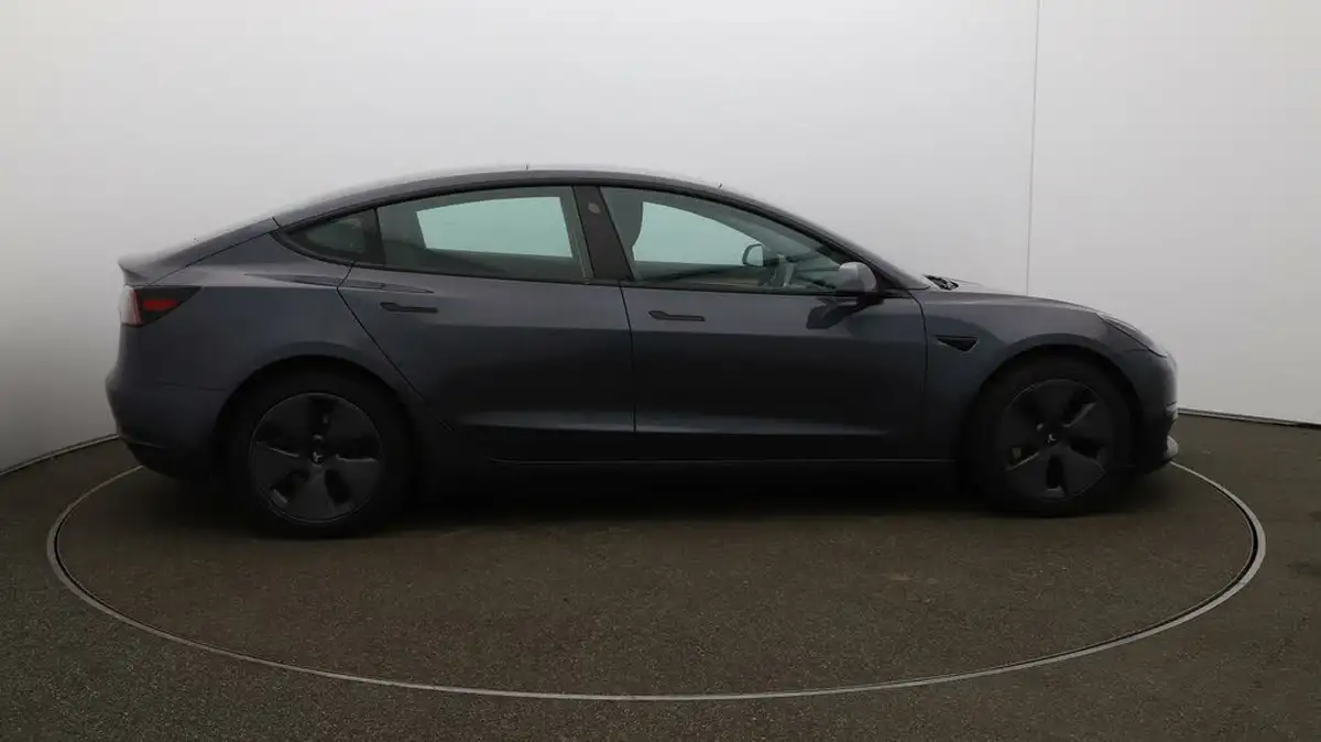 2021-tesla-model-3-e-long-range-awd-big-48