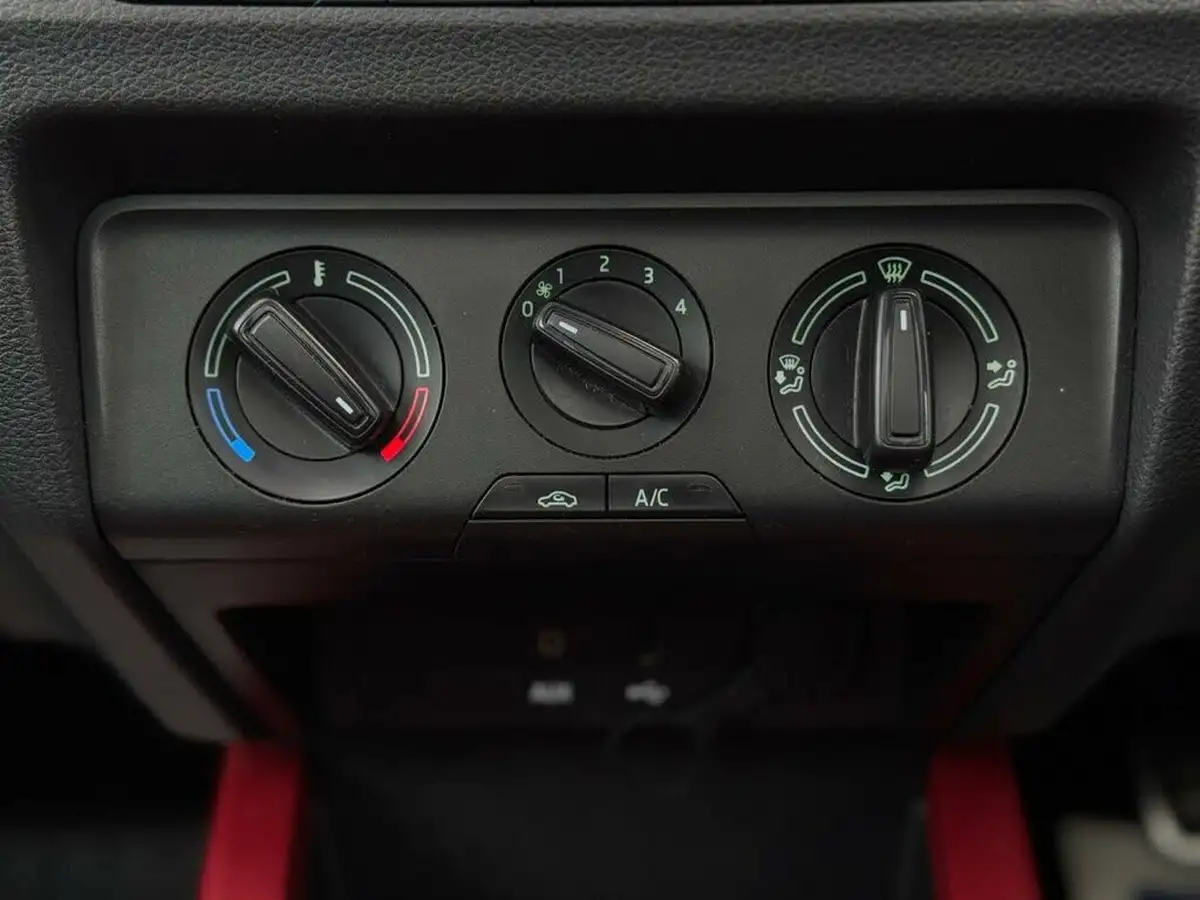 2017-skoda-fabia-12-tsi-monte-carlo-109ps-estate-big-22