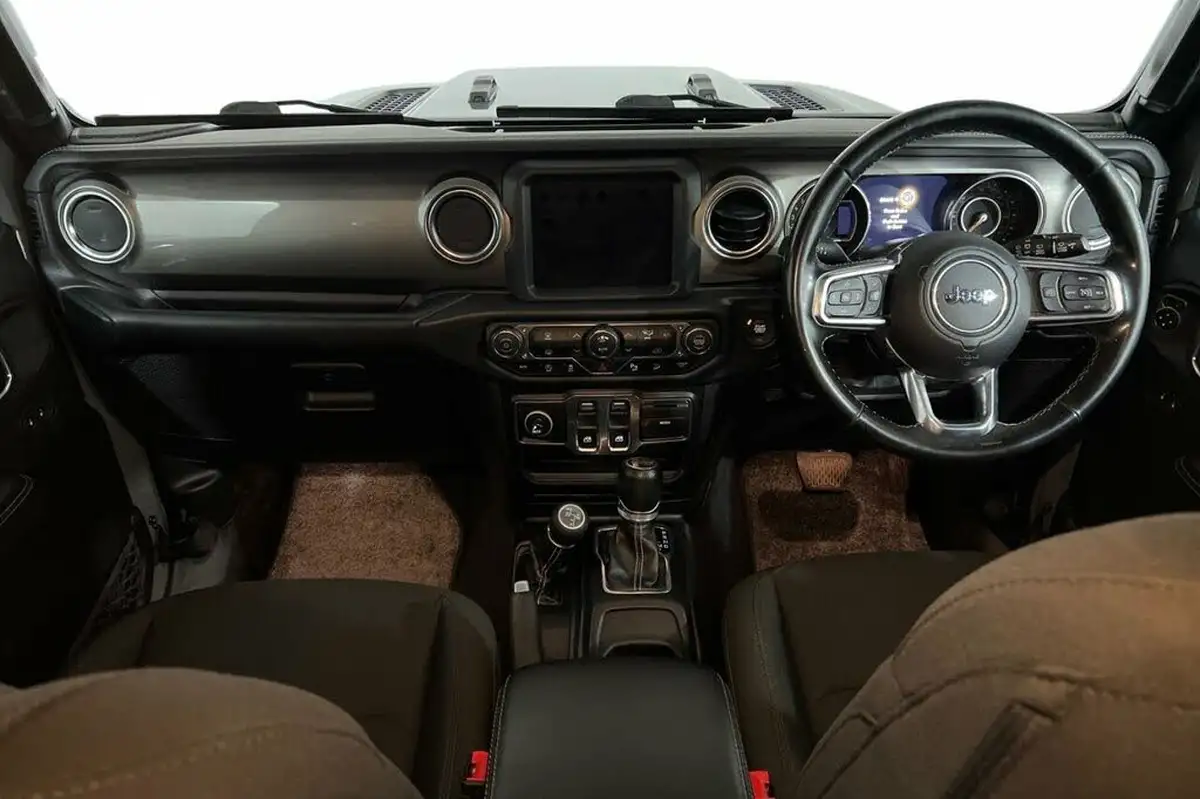 2020-jeep-wrangler-20-gme-sahara-hard-3d-big-11
