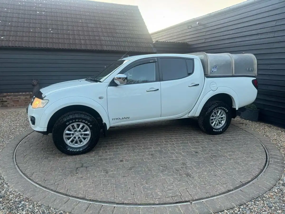 2014-mitsubishi-l200-25td-trojan-big-21
