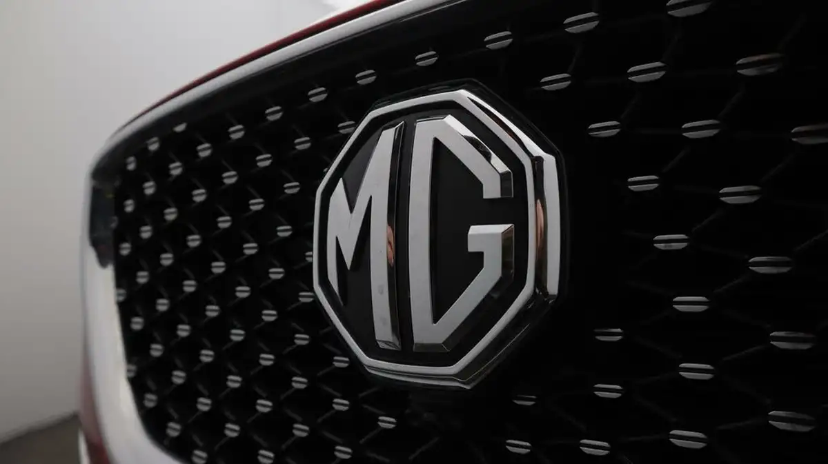2022-mg-hs-15t-gdi-excite-162ps-dct-big-20