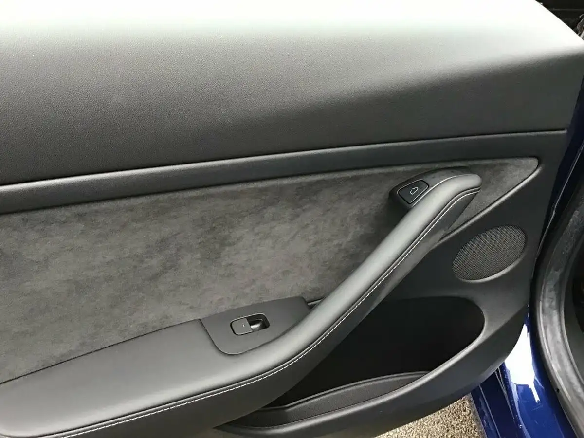 2021-tesla-model-3-e-long-range-awd-big-26