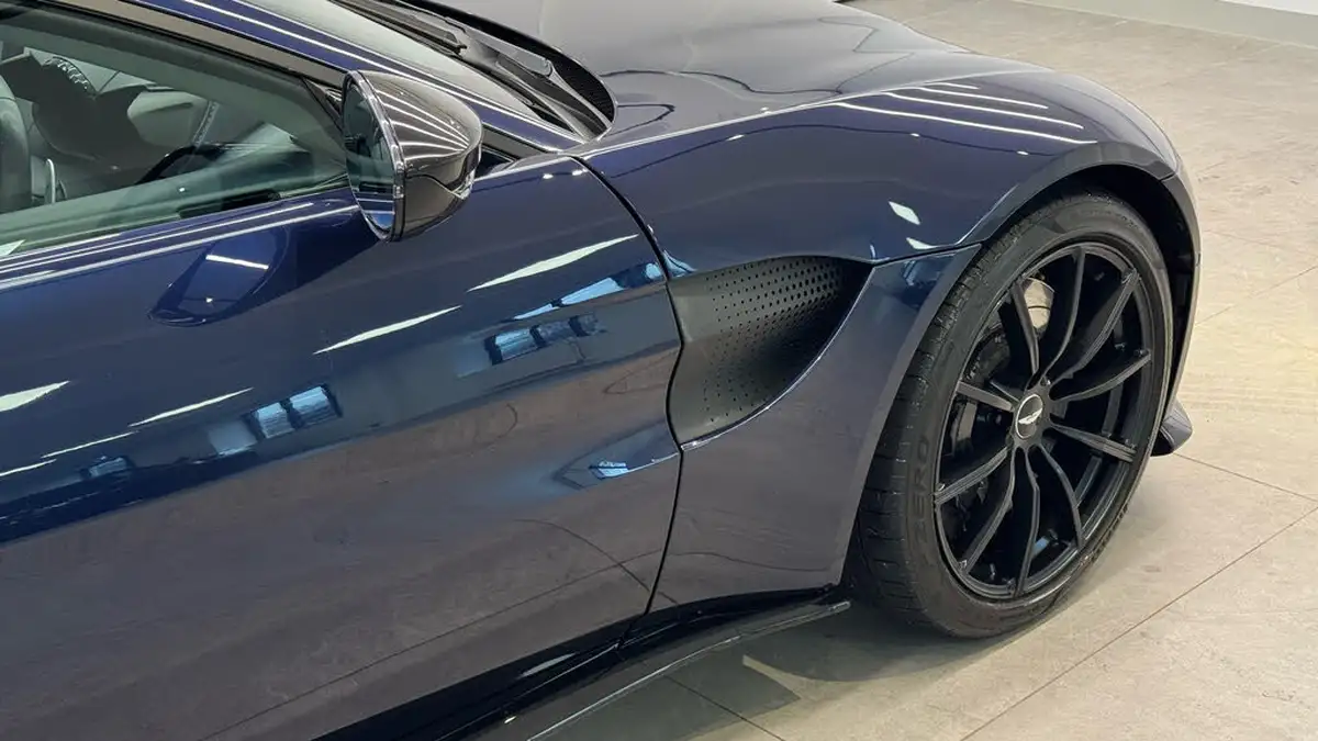 2019-aston-martin-vantage-40-v8-vantage-big-8
