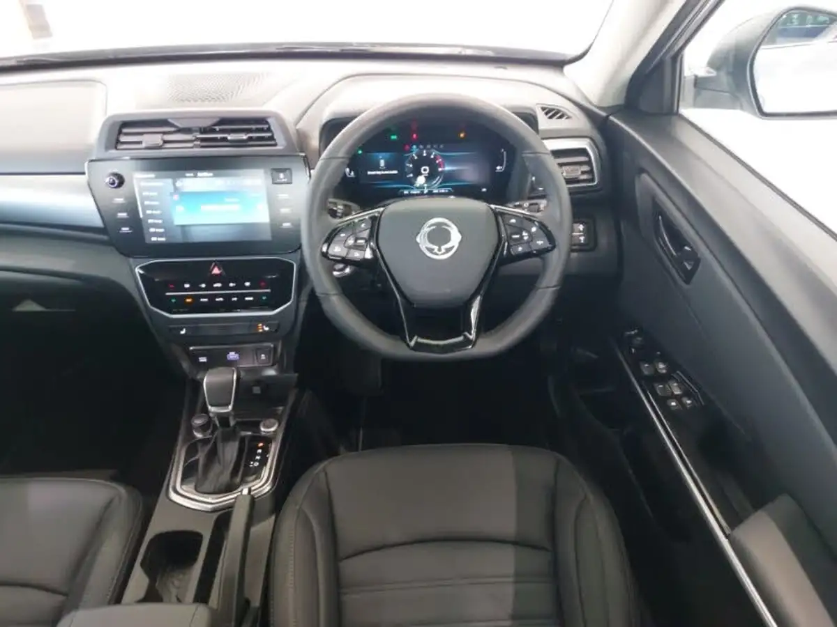 2024-kgm-ssangyong-tivoli-15-k40-auto-big-6