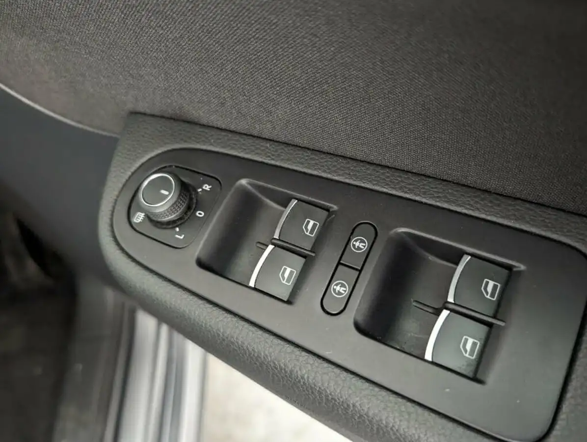 2021-volkswagen-sharan-14-tsi-se-nav-dsg-big-25