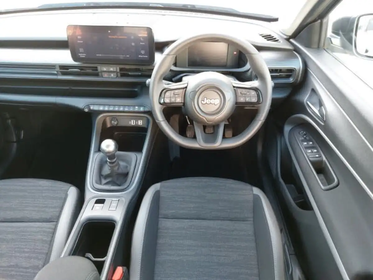 2024-jeep-avenger-12-gse-longitude-big-10