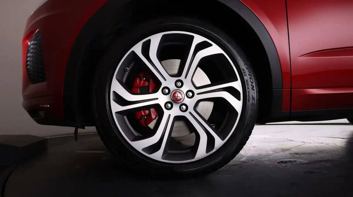 2019-jaguar-e-pace-20-i4d-r-dynamic-150ps-big-17