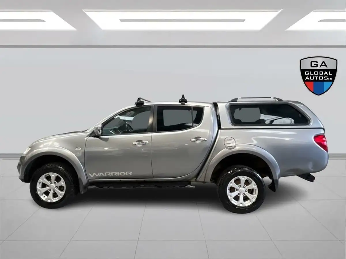2015-mitsubishi-l200-25td-warrior-big-9