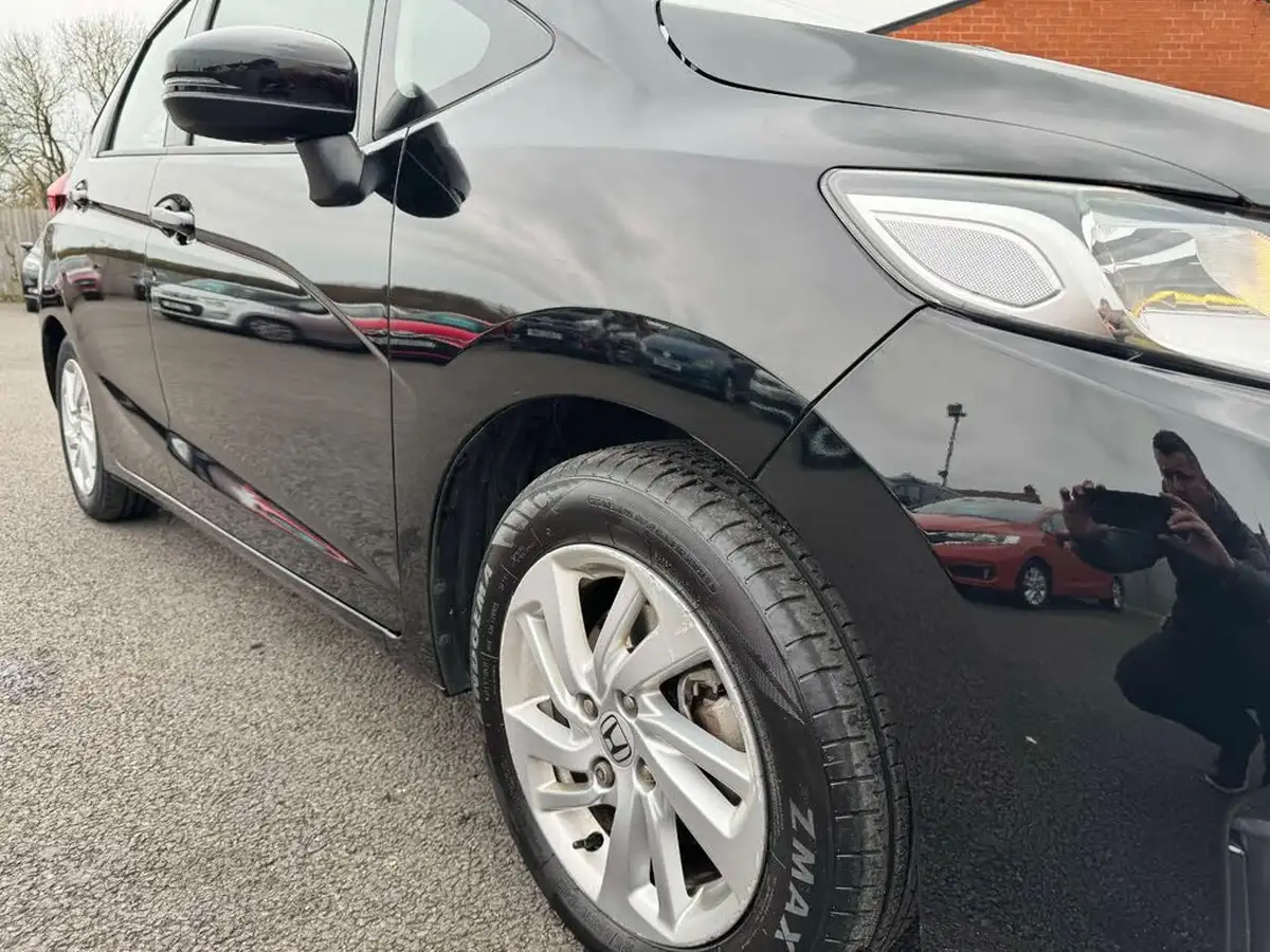2017-honda-jazz-13-i-vtec-se-cvt-big-29