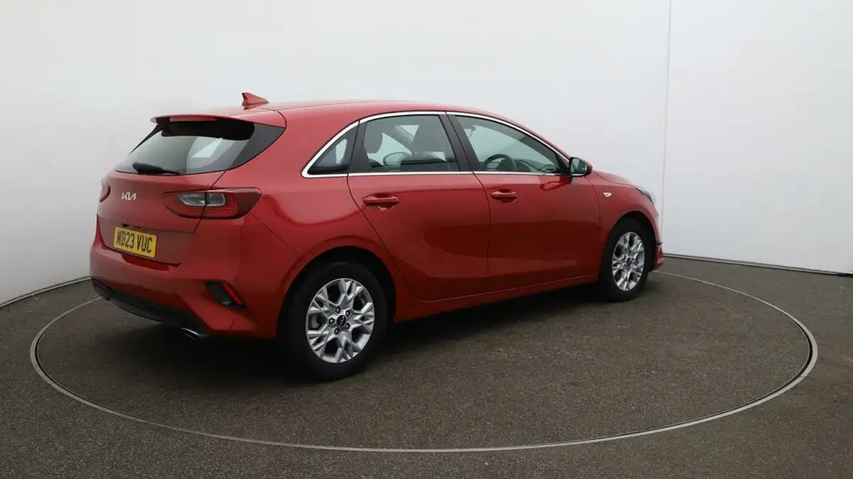 2023-kia-ceed-15-t-gdi-2-158bhp-non-adap-hatchback-big-50