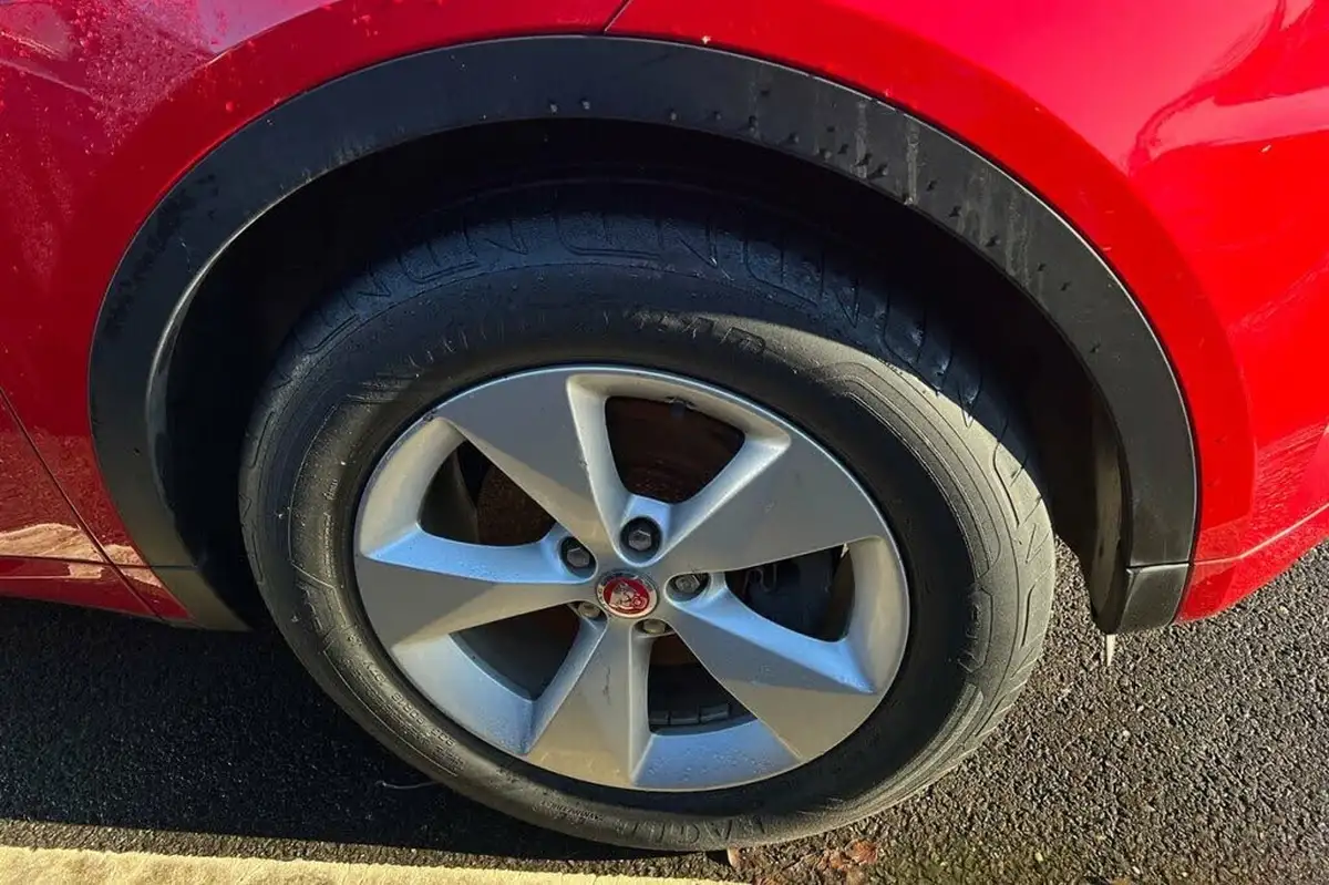 2018-jaguar-e-pace-20-i4d-r-dynamic-s-150ps-big-15