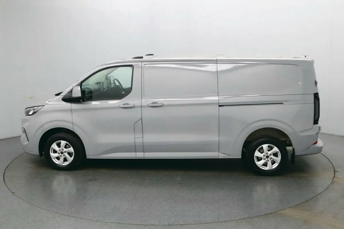 2023-ford-transit-custom-20tdci-320-l2h1-limited-136pseu6e-panel-van-1996cc-auto-big-4